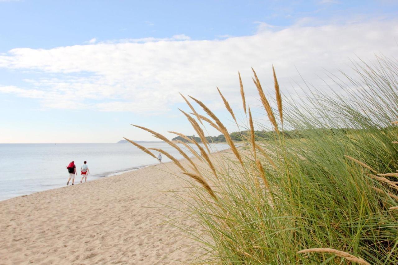 Strandhaus Mönchgut Ferienwohnungen Nr 08 inkl Sauna- Schwimmbadnutzung im AHOI Sellin Lobbe Exterior foto