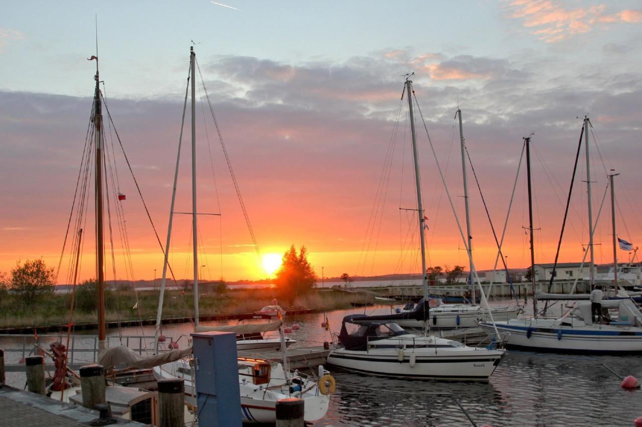 Strandhaus Mönchgut Ferienwohnungen Nr 08 inkl Sauna- Schwimmbadnutzung im AHOI Sellin Lobbe Exterior foto